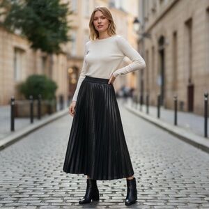 Lauren Vidal Elegant Dark Blue Pleated Skirt
